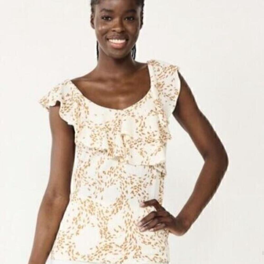 Nine West cream and tan ruffled blouse size large new with tags